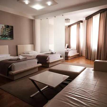 Hotell Garni Uni Elita Lux Ni