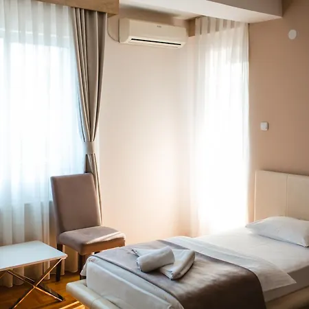 Garni Uni Elita Lux Hotel 3*