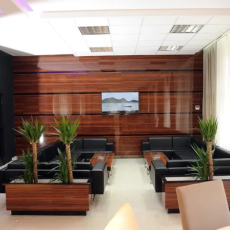 Hotell Garni Uni Elita Lux