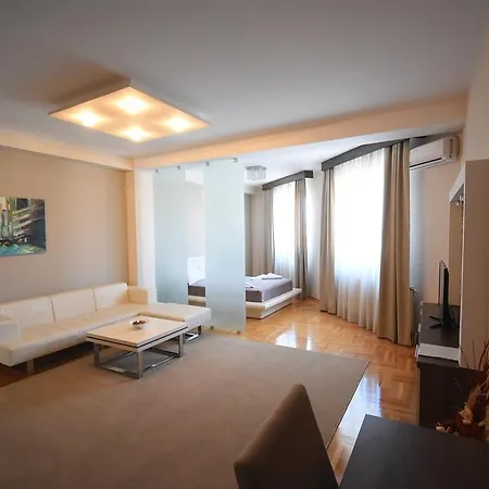 Hotell Garni Uni Elita Lux Ni