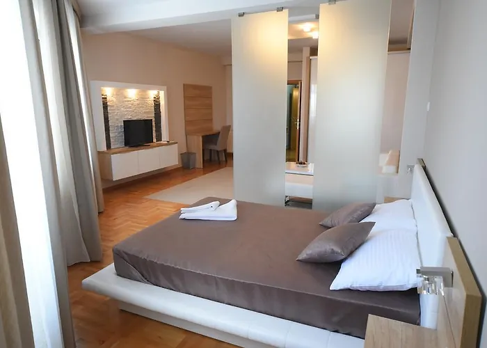 Garni Uni Elita Lux Nis